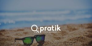 plaj üstünde güneş gözlüğü